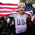 Le débat sur les oreillettes dans le cyclisme