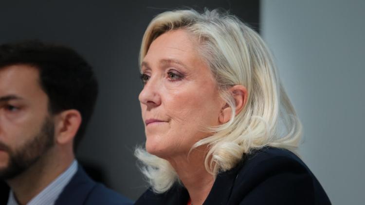 e954790f-b55e-4245-834d-cb97f6b49799 Marine Le Pen critique le président du Conseil constitutionnel