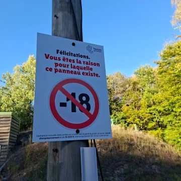 Thaon-les-Vosges : des panneaux humoristiques pour prévenir l&rsquo;exhibition publique