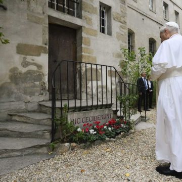 POPE LEO XIV MEETS SYNODAL ASSEMBLY, CATECHUMENS AND NEOPHYTES IN PARIS Commémoration des Martyrs de Septembre 1792