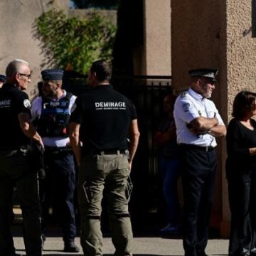 Adolescent de 14 ans interrogé pour tir sur principal et enseignante